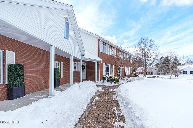 3rd image of 8 Malden Lane
