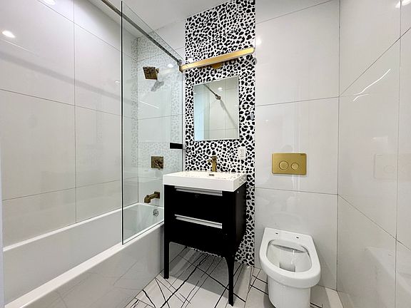5th image of 130 Graham Ave #4C