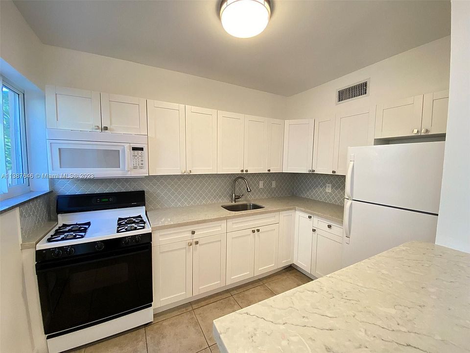 1st image of 8125 Hawthorne Ave APT 2