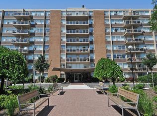 Central Park Terrace (A), Toronto, ON M9A 3K1