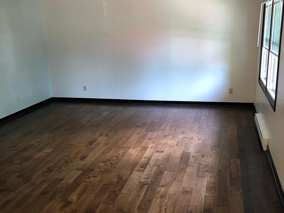 2nd image of 520 24th St N APT 5