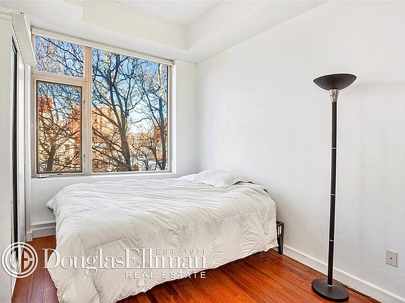 3rd image of 161-169 E 110th St #6C