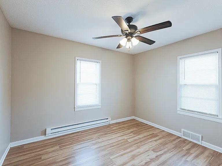 3426 Starr St #B — Photo 11