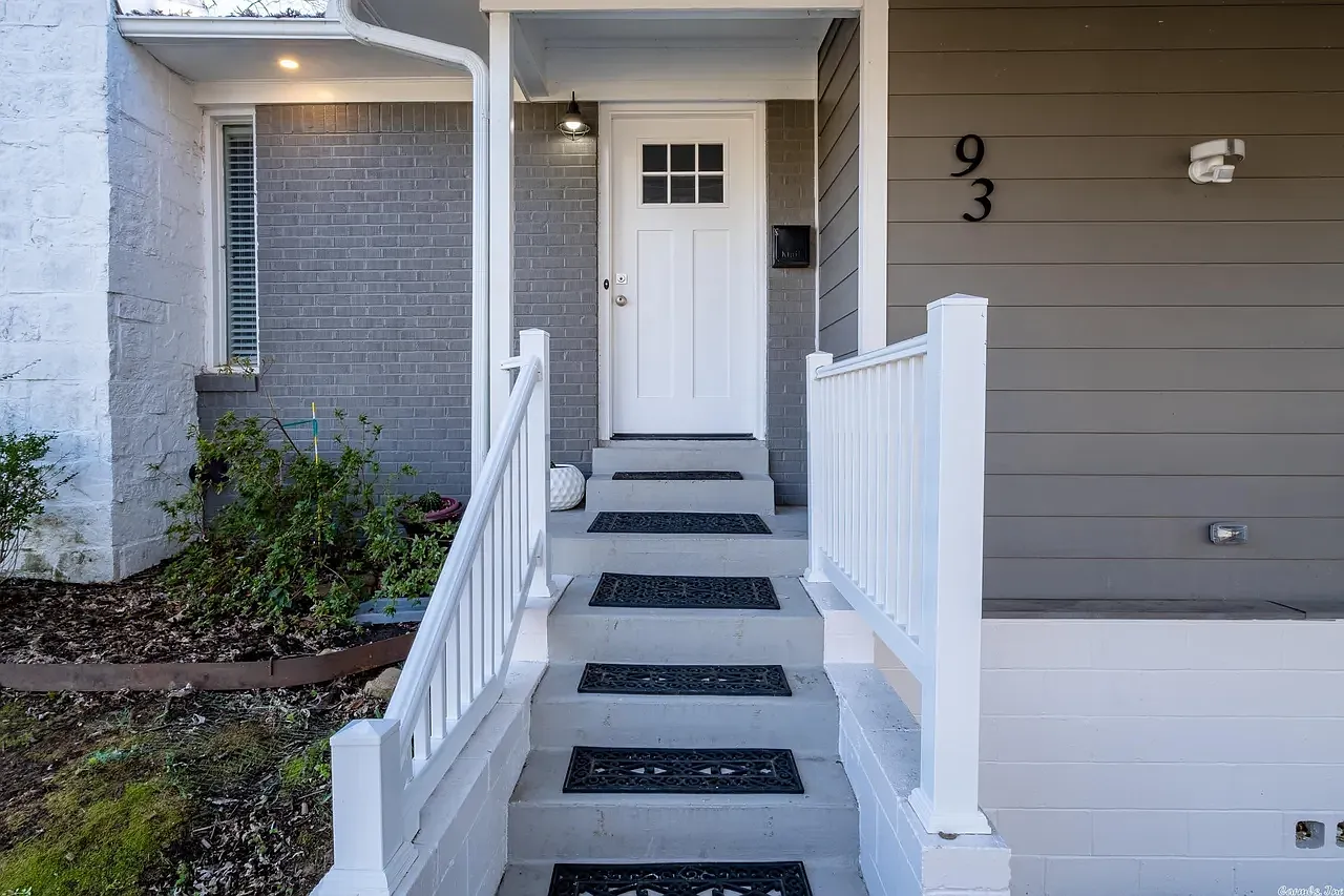 3 bed, 2.5 bath, 1902 sqft, $2,500 — Photo 1