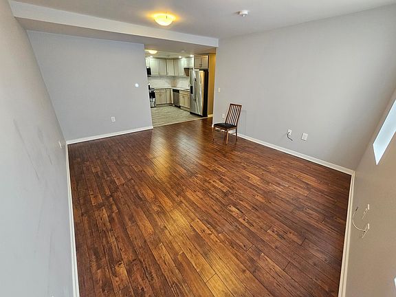 4th image of 400 Kossuth Ave #2W