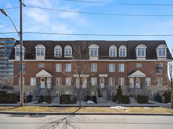 45 Cedarcroft Blvd #12, Toronto, ON M2R 3Y2