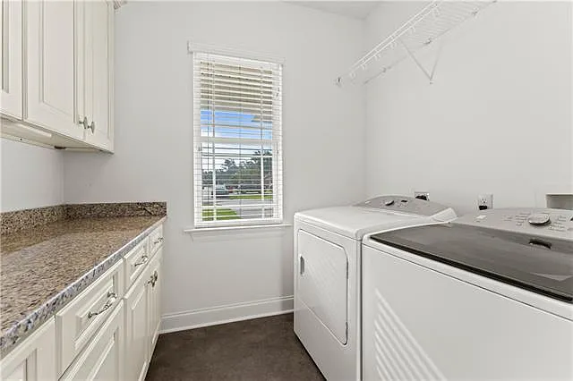 17014 Octavia St — Photo 14