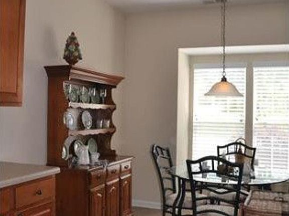 3rd image of 4213 Piccadilly Ln