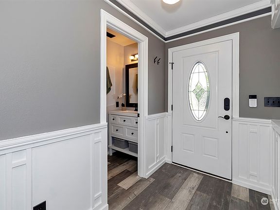 3rd image of 491 NW Mandal Way