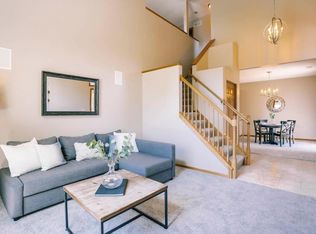 649 Kingfisher Ln APT F, Woodbury, MN 55125