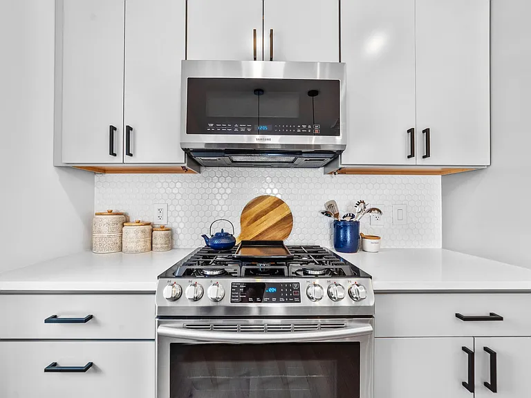 208 Spencer Ave #7 — Photo 11