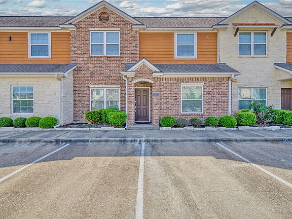 2nd image of 301 Parkway #303