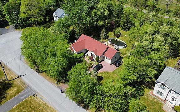 3rd image of 2006 Meadow Ct