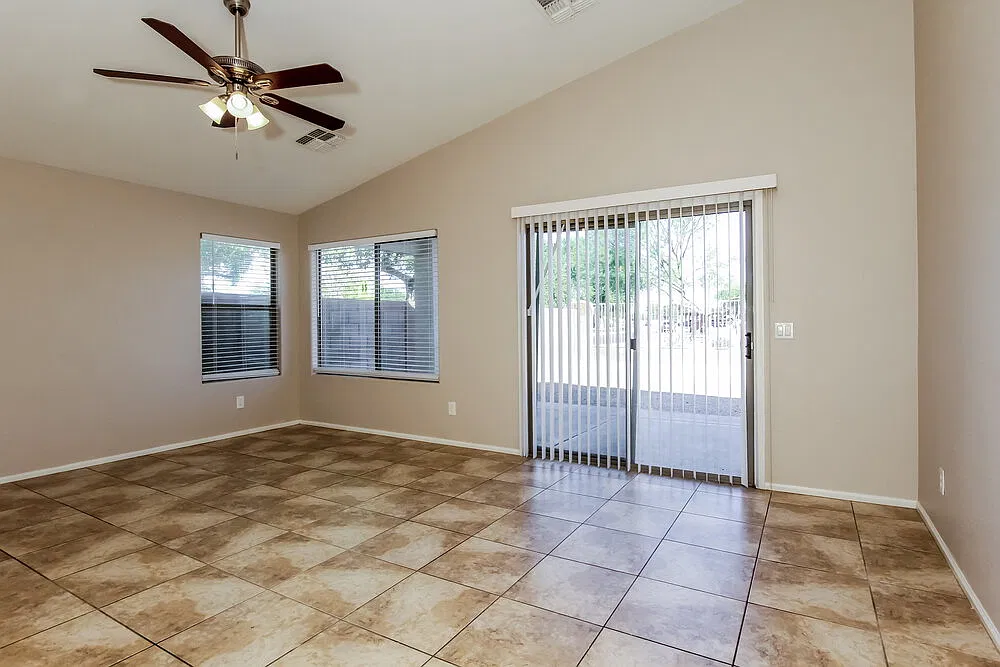 3 bed, 2.0 bath, 2270 sqft, $2,535 — Photo 4