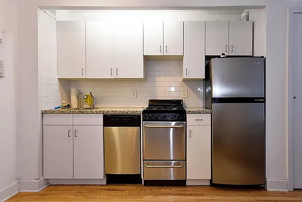 Rented by Buchbinder & Warren | media 28