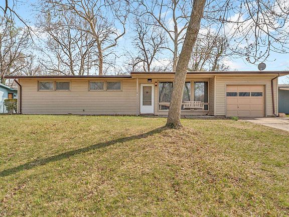 3rd image of 1401 SW Cornwall St