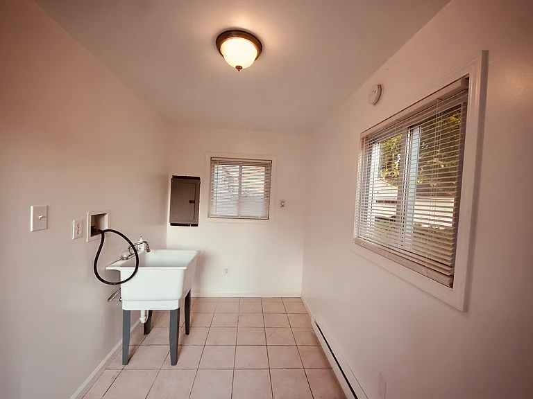 11228 Jackson Ave — Photo 12