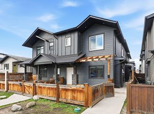 722 Coopland Cres #4, Kelowna, BC V1Y2V1