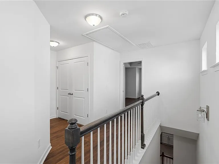 2392 Belmont Pl — Photo 14