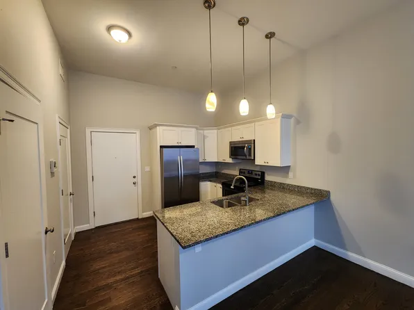 10 Merrymount Rd APT 302, Quincy, MA 02169