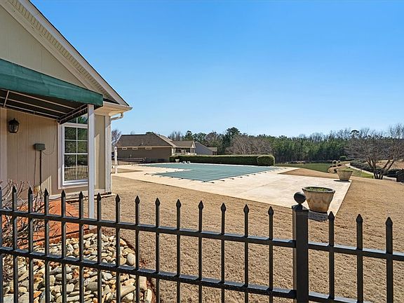 3rd image of 38 Angus Run