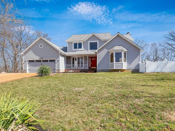 1362 Parkspur Ln, Fenton, MO 63026