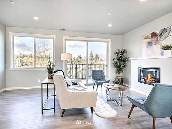 4th image of 1037 105th Avenue Ct E #56