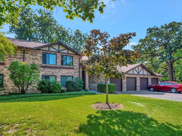 6297 Trinity Dr #2-D, Lisle, IL 60532