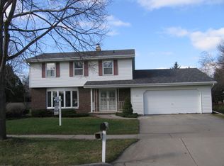 933 E Northwood Dr, Appleton, WI 54911