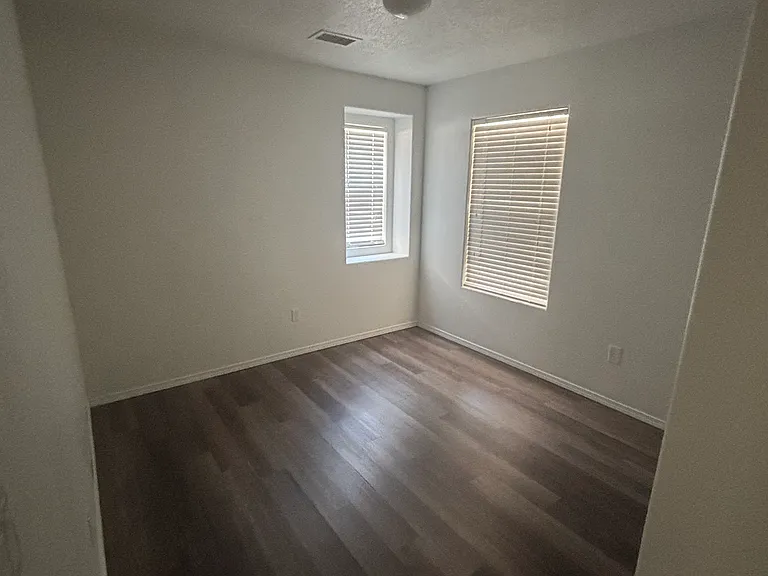 1024 Waterfall Dr NE — Photo 10
