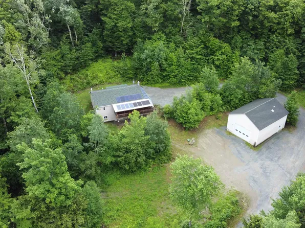 1900 East Bakersfield Road, Bakersfield, VT 05441