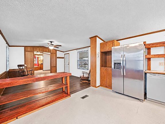 3rd image of 1330 Hanover Rd #203