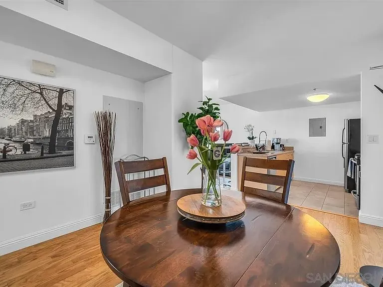 425 W Beech St #1556 — Photo 20