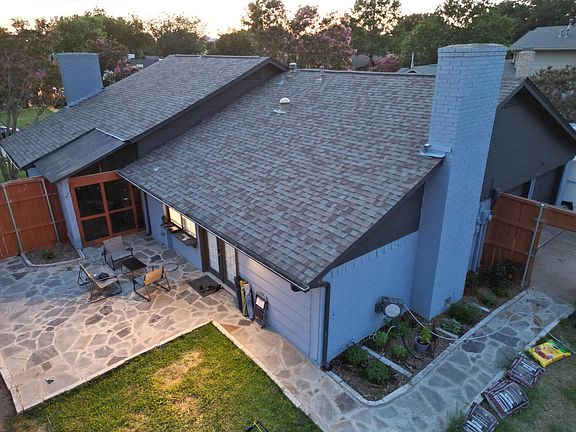 5th image of 1602 Versailles Dr