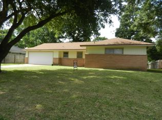 217 Carnation St, Lake Jackson, TX 77566