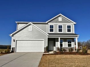 112 Palomino Dr, King, NC 27021