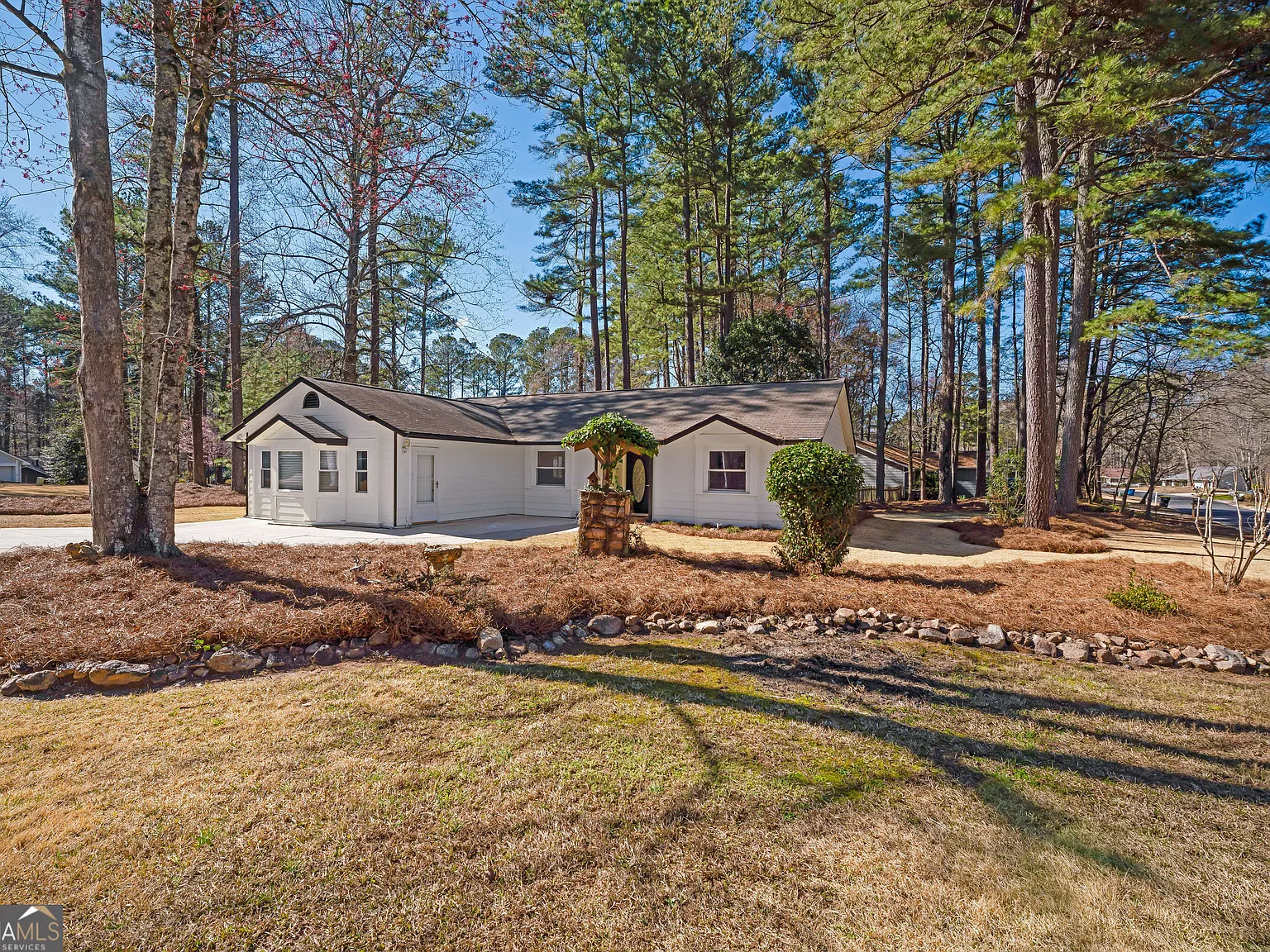 4 bed, 2.0 bath, 1777 sqft, $2,200 — Photo 2