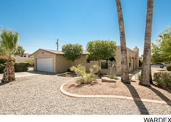 2nd image of 900 Acoma Blvd S