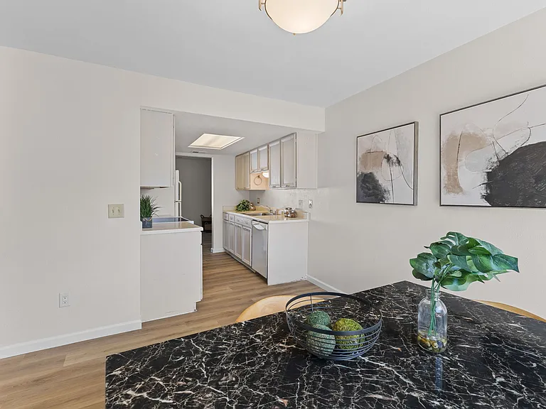 2666 Sherwood Cir — Photo 36