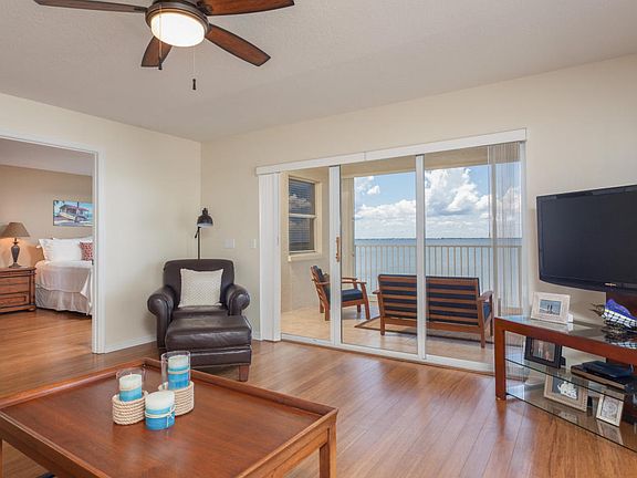 4th image of 7028 Sevilla Ct Unit 404