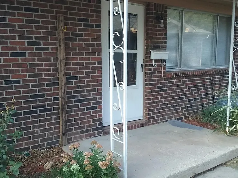 776 N Mount Carmel Ave — Photo 1