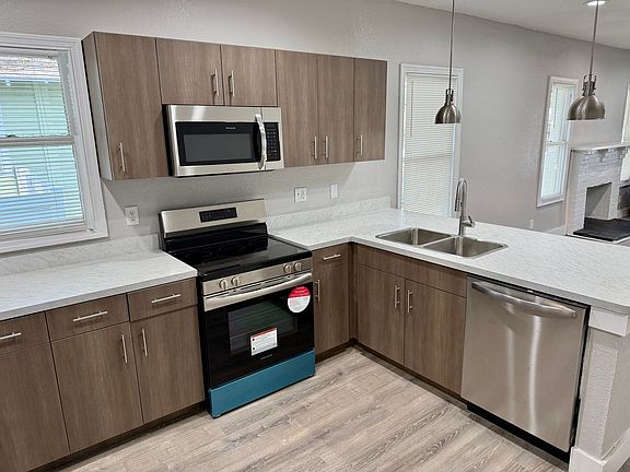 5th image of 507 E Hugh St