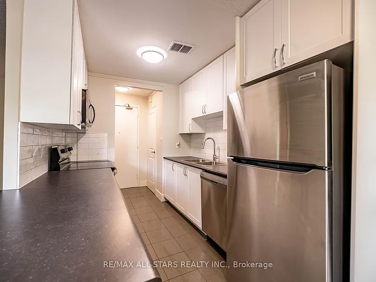 7 Albert St #116 — Photo 8