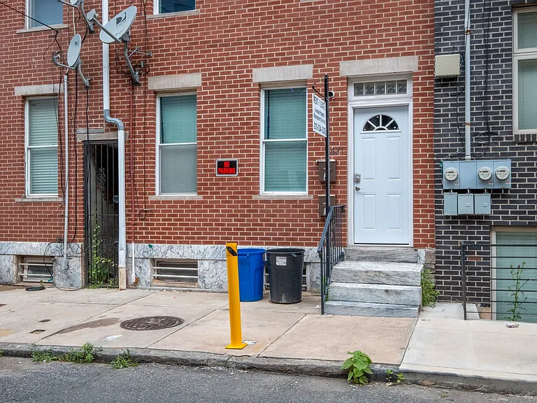 1621 Ogden St #2 — Photo 3