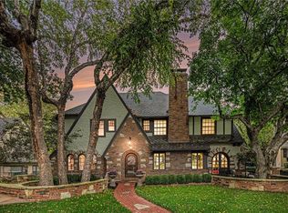 638 W 67th St, Kansas City, MO 64113