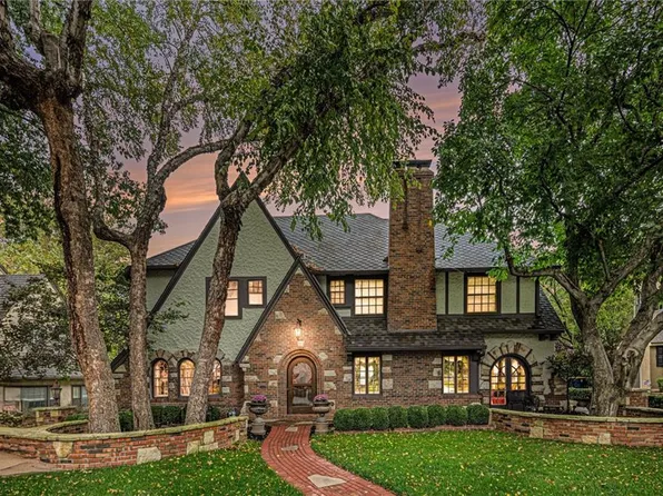 638 W 67th St, Kansas City, MO 64113