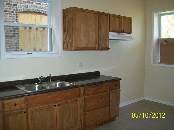 2nd image of 4240 W Van Buren St #1