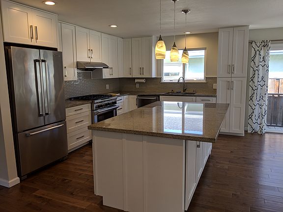 2nd image of 615 17th Ave