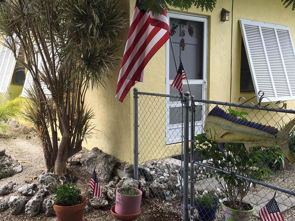 2nd image of 267 Jasmine St