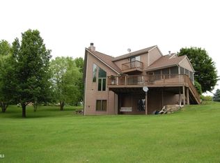15 Ravine Dr, Galena, IL 61036